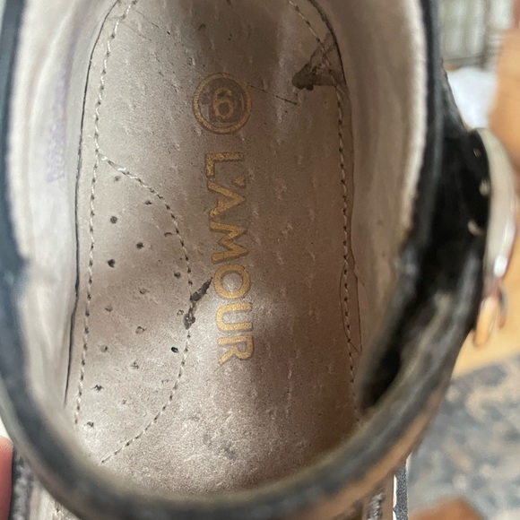 L’Amour Grace Black Leather Mary Janes Toddler Sz 6 Gently Used - Picture 5 of 5